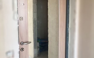 металлическая дверь в квартиру, отделка МДФ, модель ДКВ-68 с зеркалом внутри